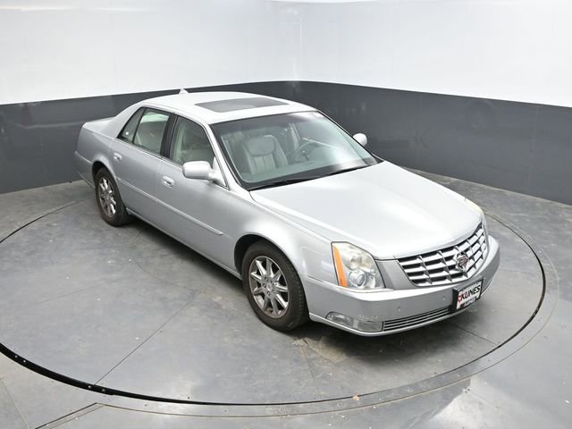 Used 2010 Cadillac DTS Luxury FWD image 30
