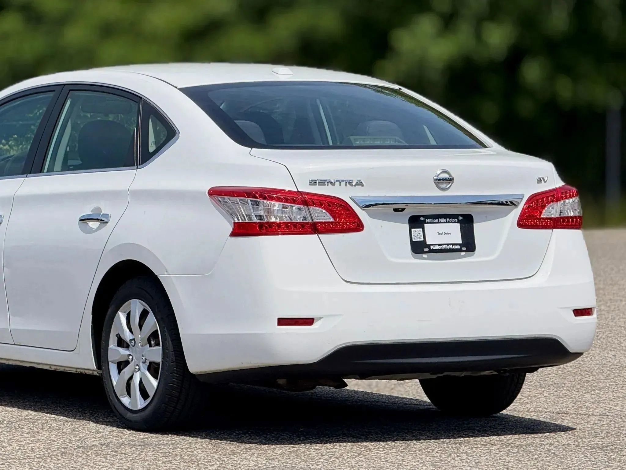 Used 2015 Nissan Sentra SV FWD image 16
