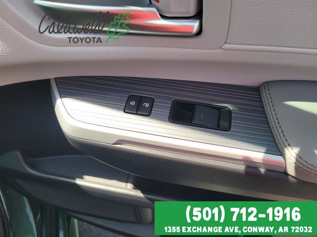 Used 2025 Toyota Sienna XLE w/ XLE Plus Package image 32