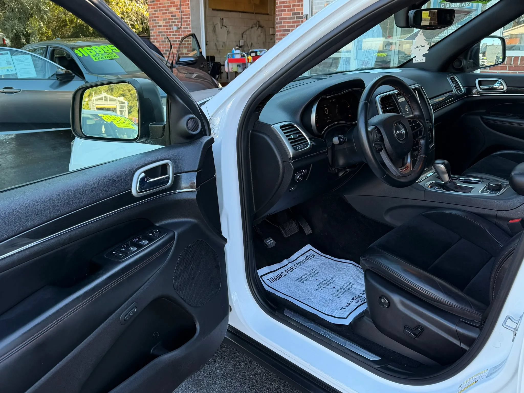Used 2018 Jeep Grand Cherokee Trailhawk AWD/4WD image 7