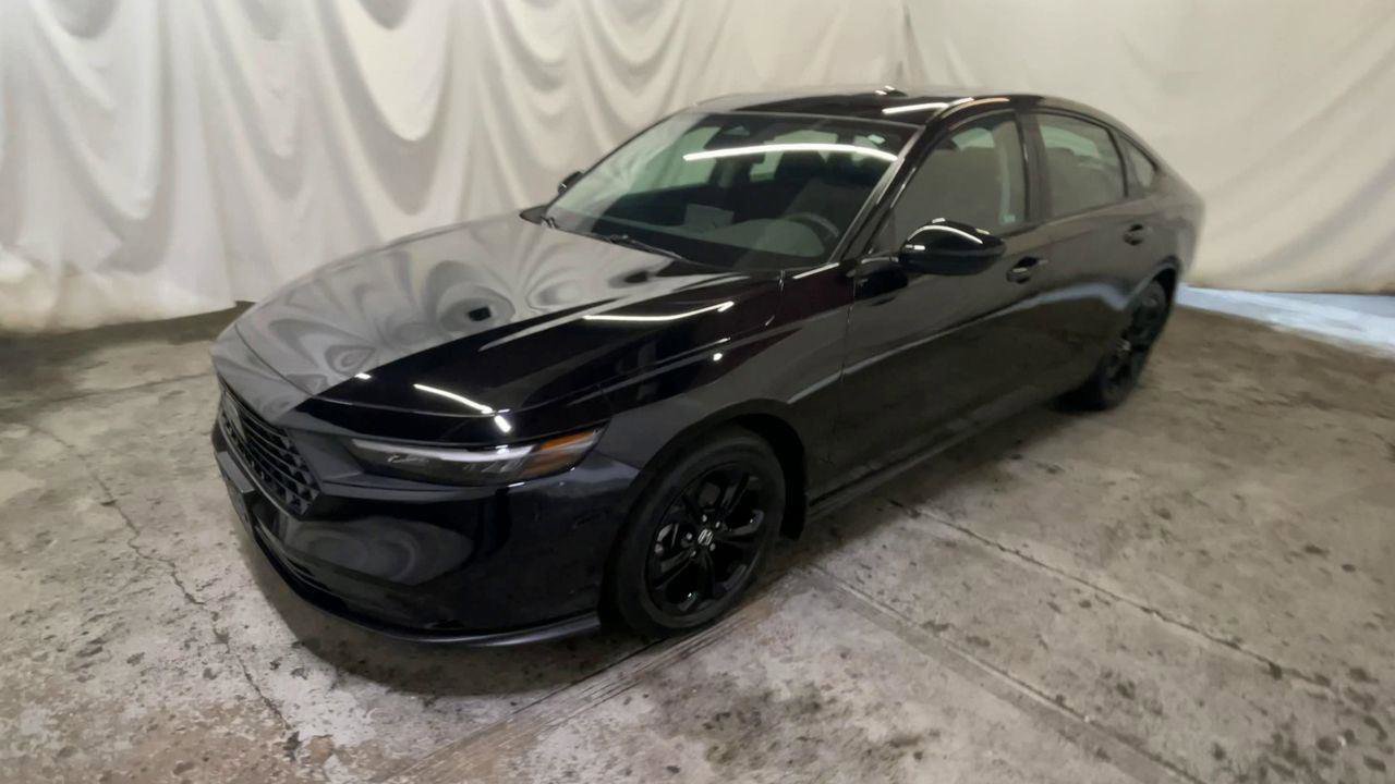 Used 2025 Honda Accord SE image 4