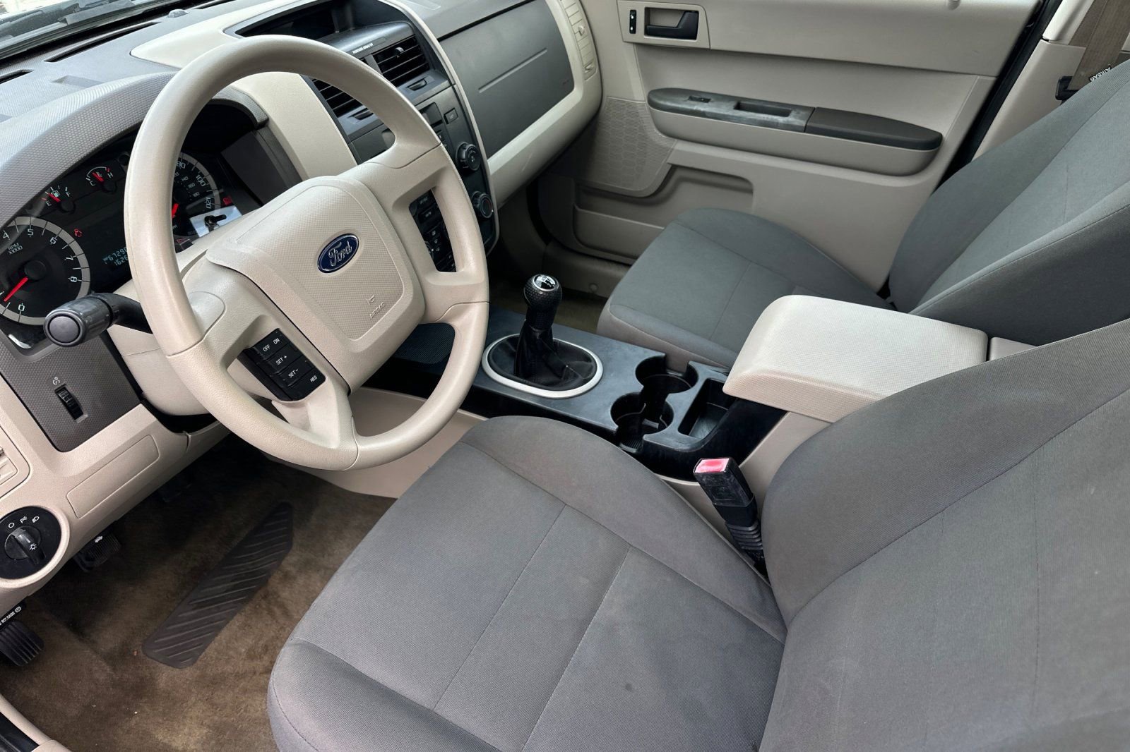Used 2010 Ford Escape XLS image 10
