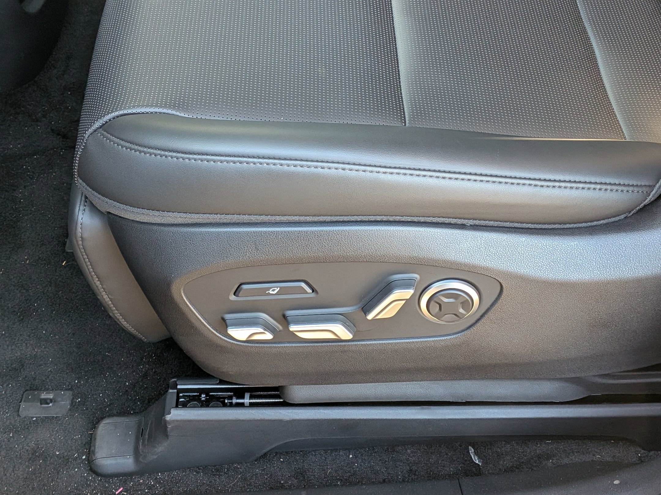 New 2026 Hyundai Ioniq 9 Limited image 18