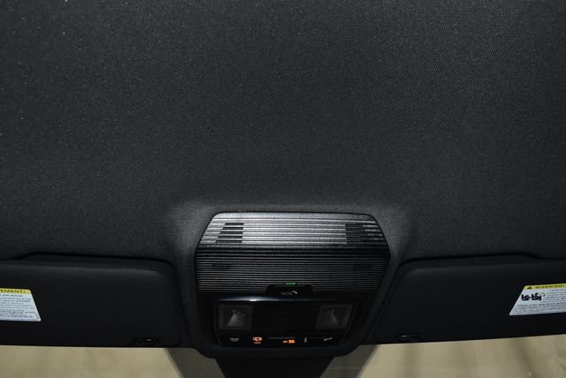 Used 2025 Volkswagen Atlas Cross Sport SE image 19