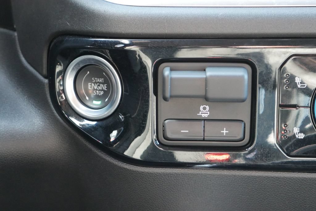 Used 2024 Chevrolet Silverado 2500 LT w/ Convenience Package AWD/4WD image 22