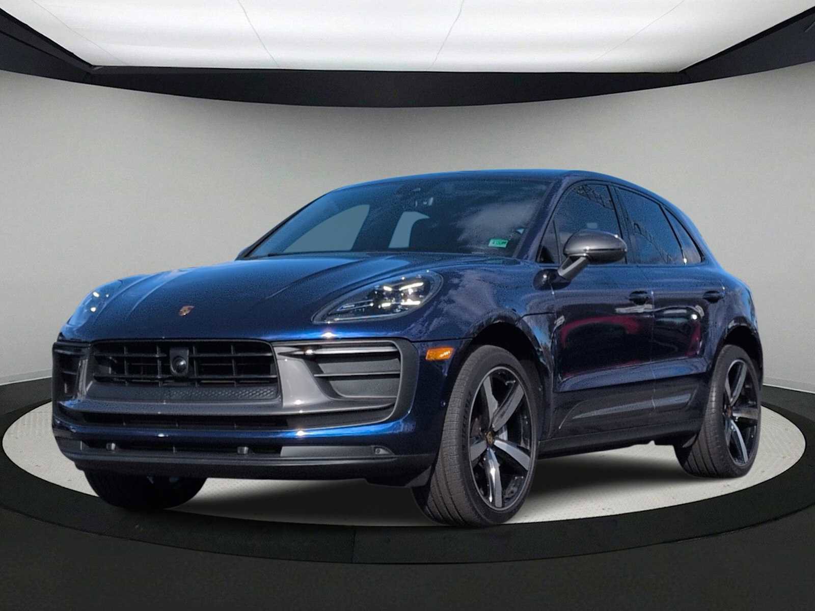 Used 2023 Porsche Macan Turbo image 4