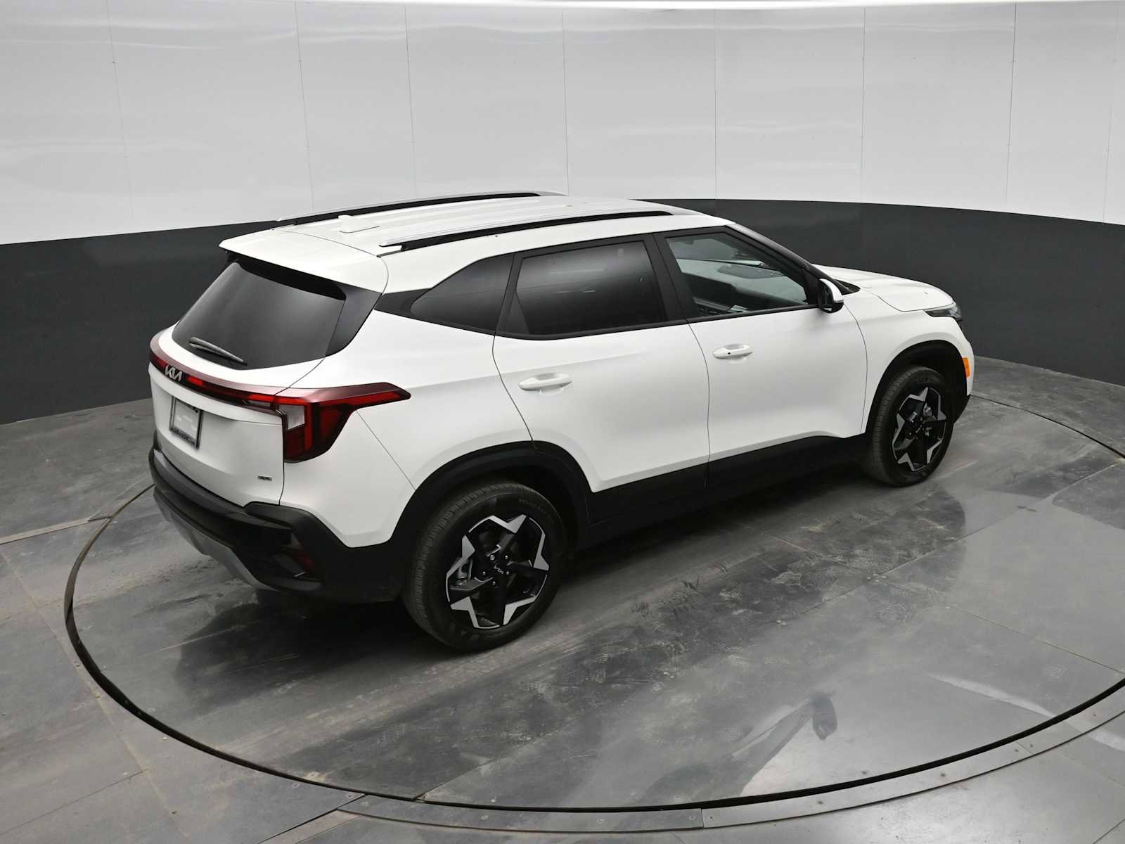 Used 2025 Kia Seltos S image 28