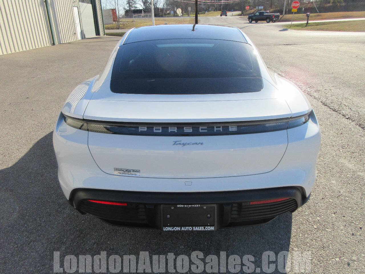 Used 2021 Porsche Taycan image 4