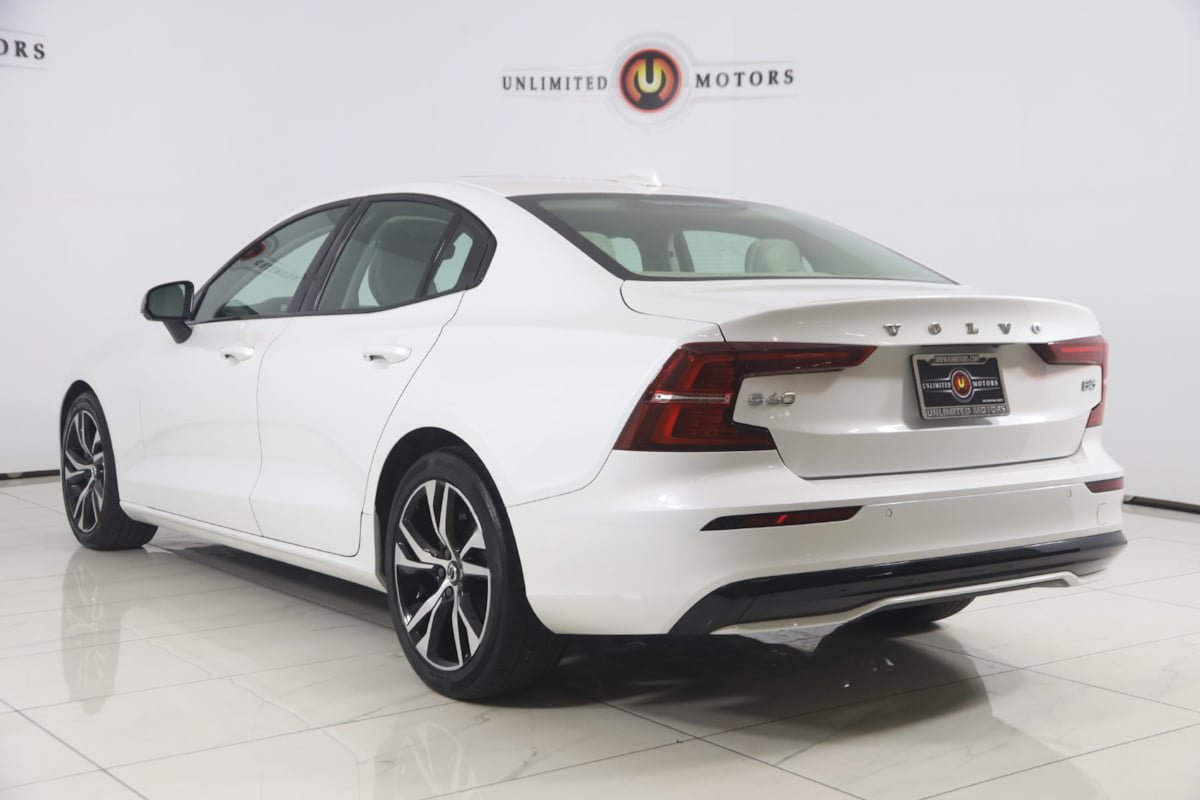 Used 2024 Volvo S60 B5 Core w/ Climate Package FWD image 4