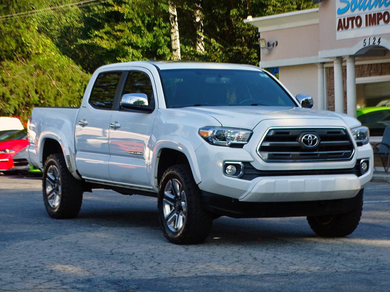 Used 2017 Toyota Tacoma Limited w/ Tow Package AWD/4WD image 8
