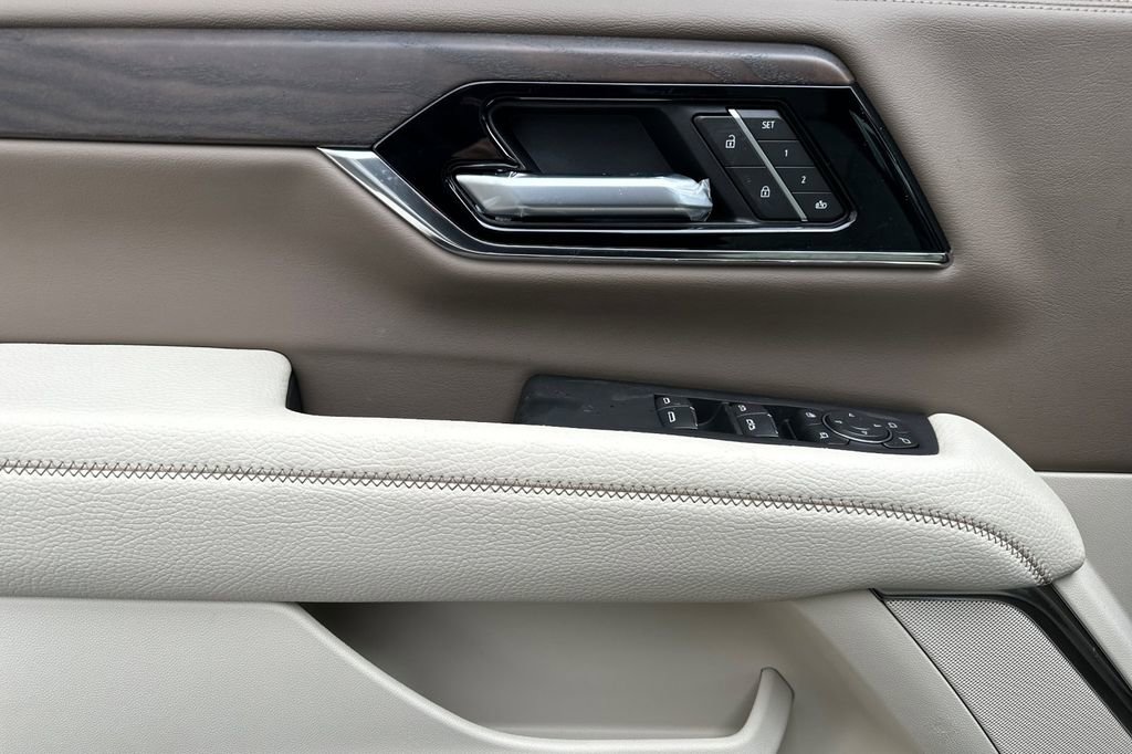 New 2026 GMC Yukon Denali AWD/4WD image 9