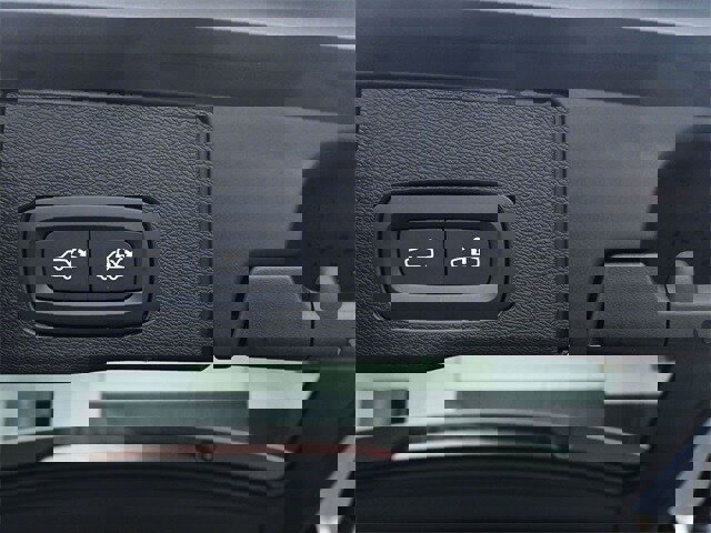 Certified 2023 Volvo XC60 B5 Plus image 25