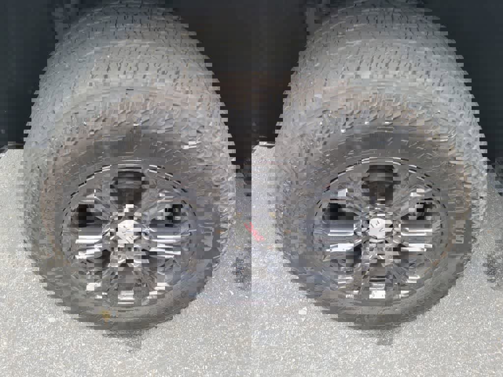 Used 2023 GMC Canyon Elevation w/ Trailering Package image 2