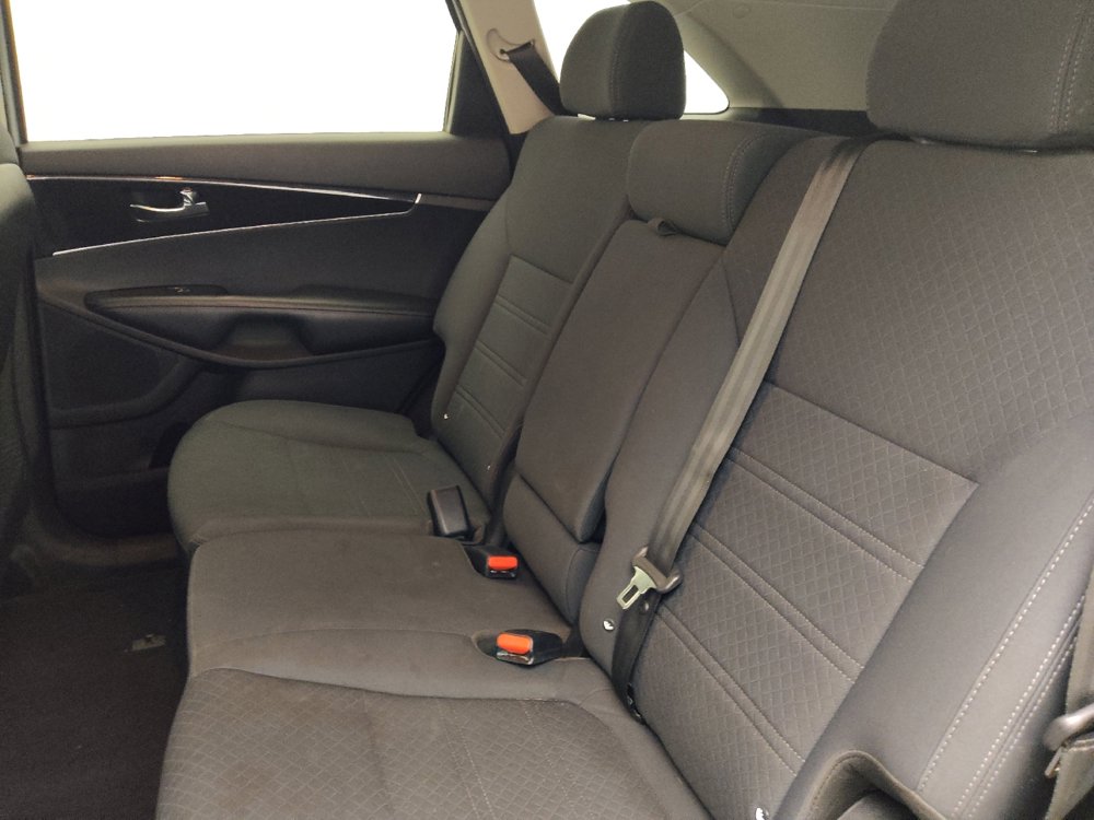 Used 2018 Kia Sorento LX image 18