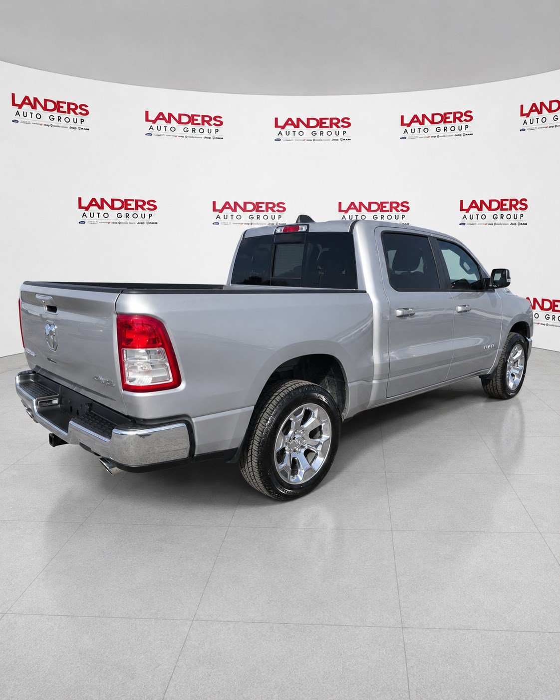 Used 2022 RAM 1500 Big Horn AWD/4WD image 3