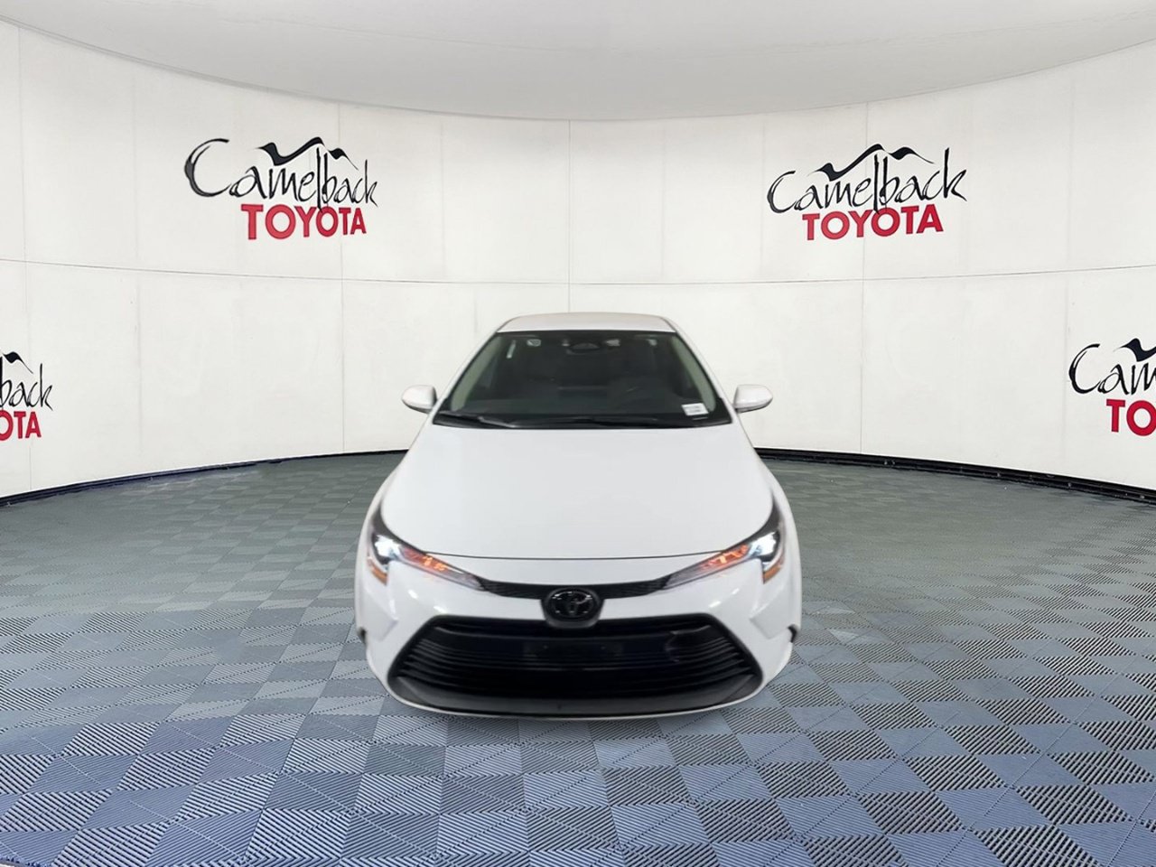 Used 2025 Toyota Corolla LE FWD image 5