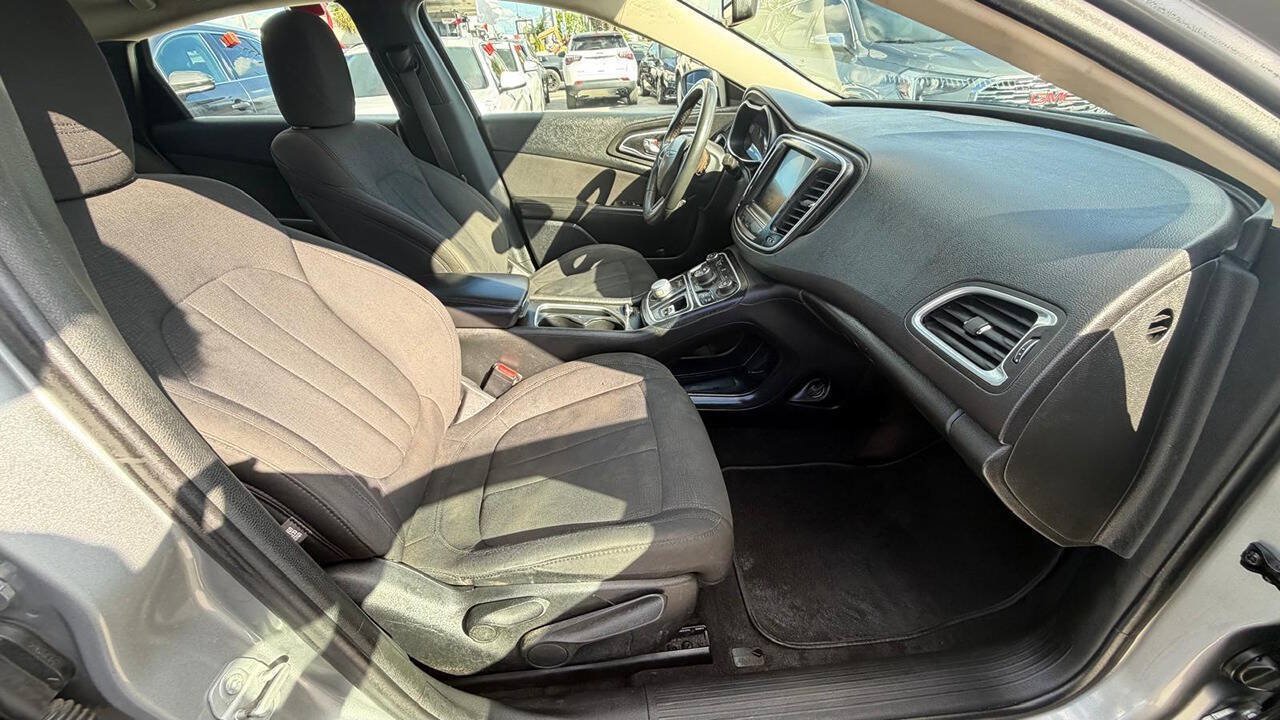 Used 2016 Chrysler 200 Limited w/ Anniversary Edition FWD image 20