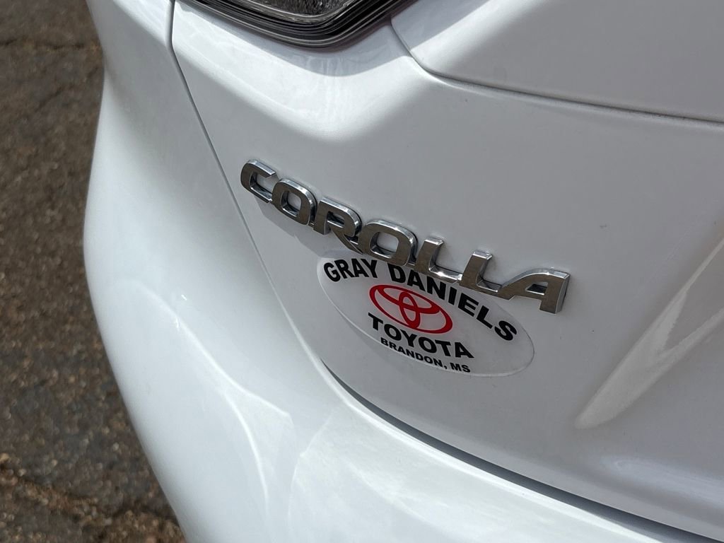 Used 2025 Toyota Corolla LE w/ LE Premium Package image 32