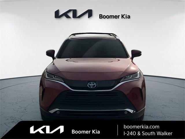 Used 2023 Toyota Venza XLE image 2