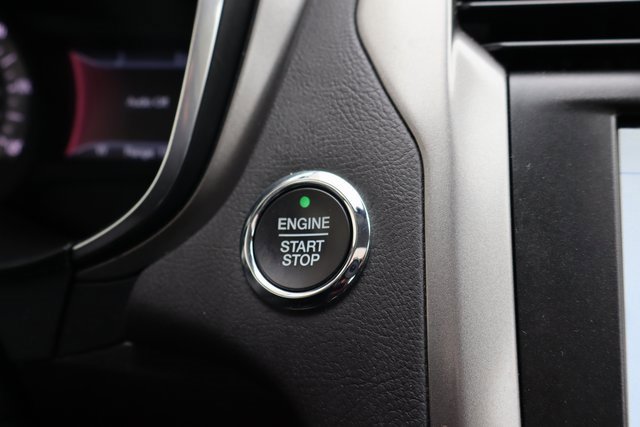 Used 2020 Ford Fusion SE image 28