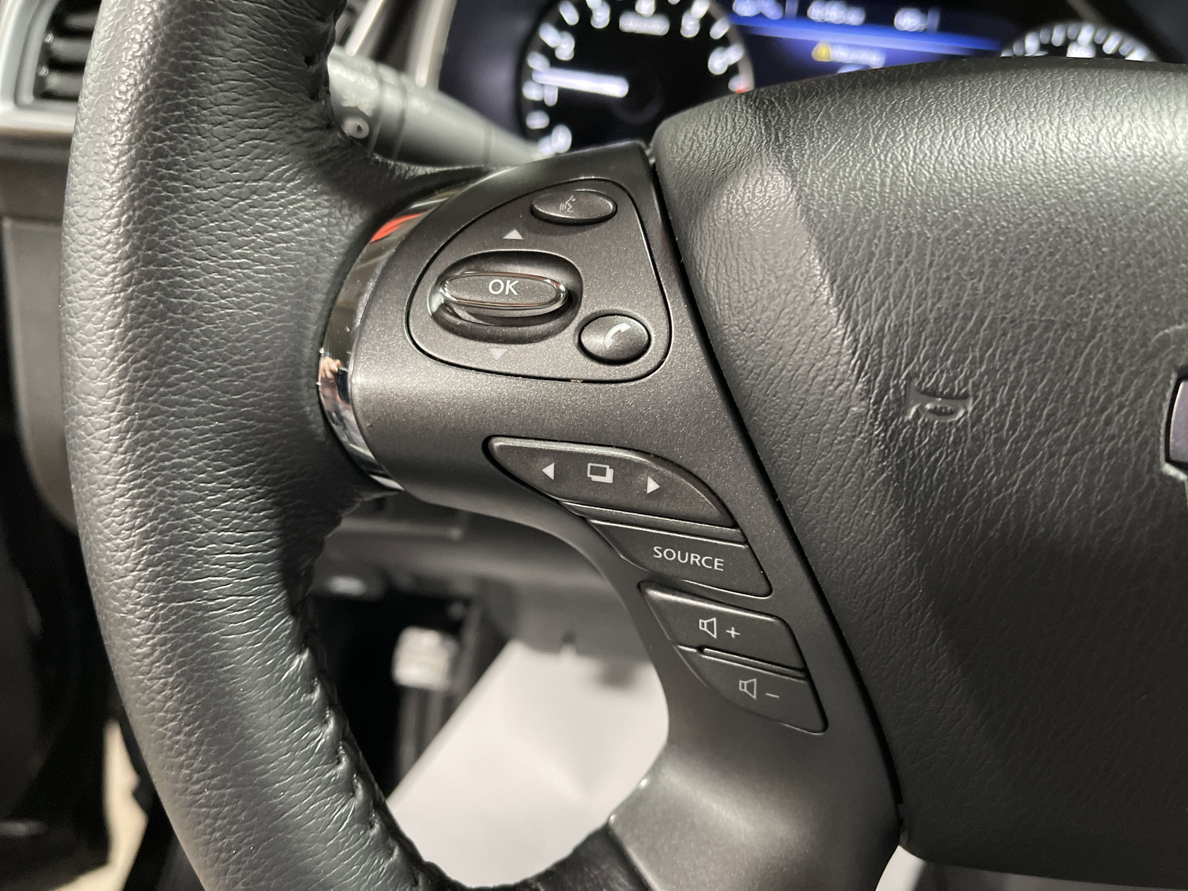 Used 2024 Nissan Murano SV w/ SV Midnight Edition Package image 18