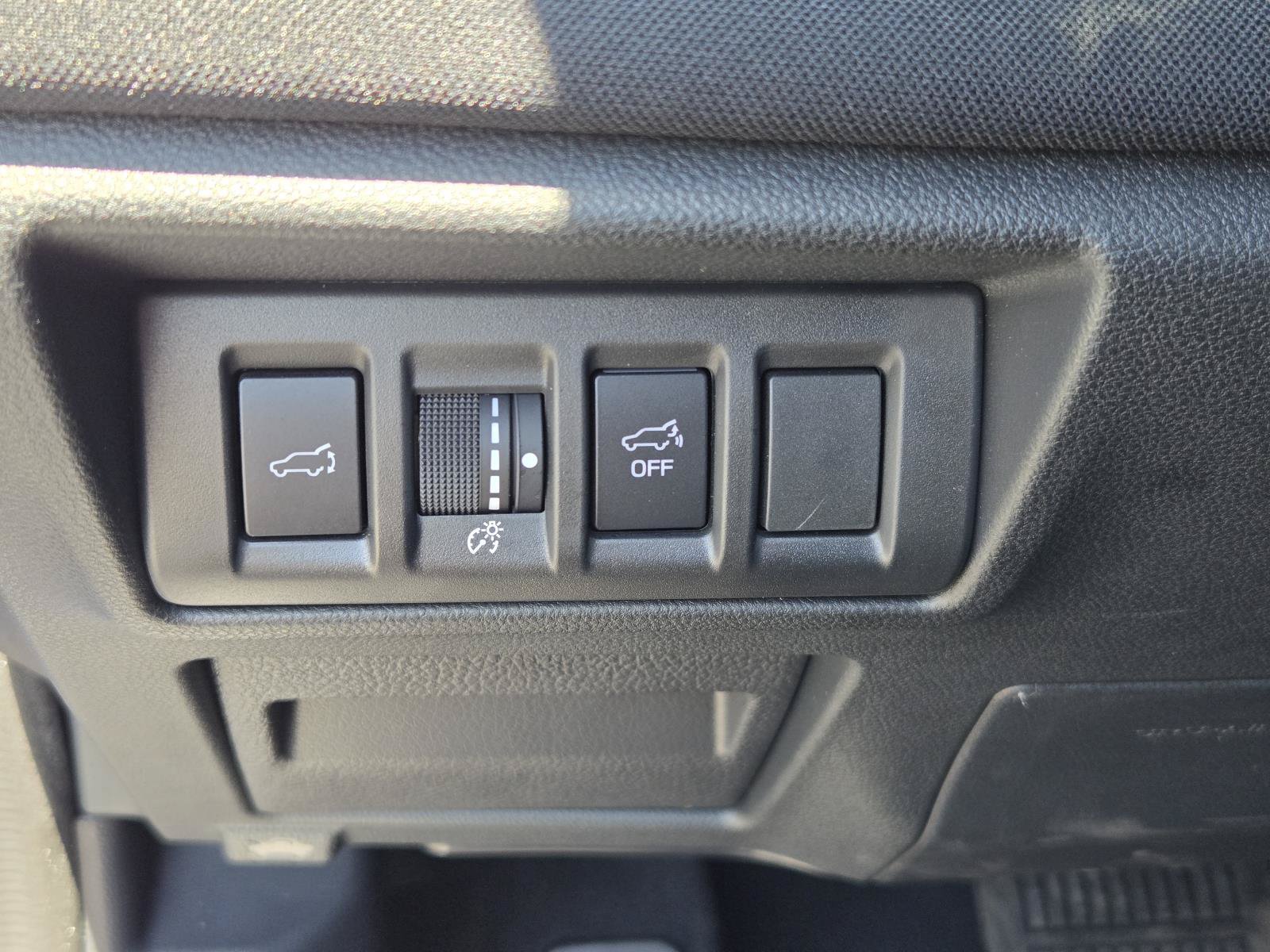 Used 2025 Subaru Outback Premium AWD/4WD image 19