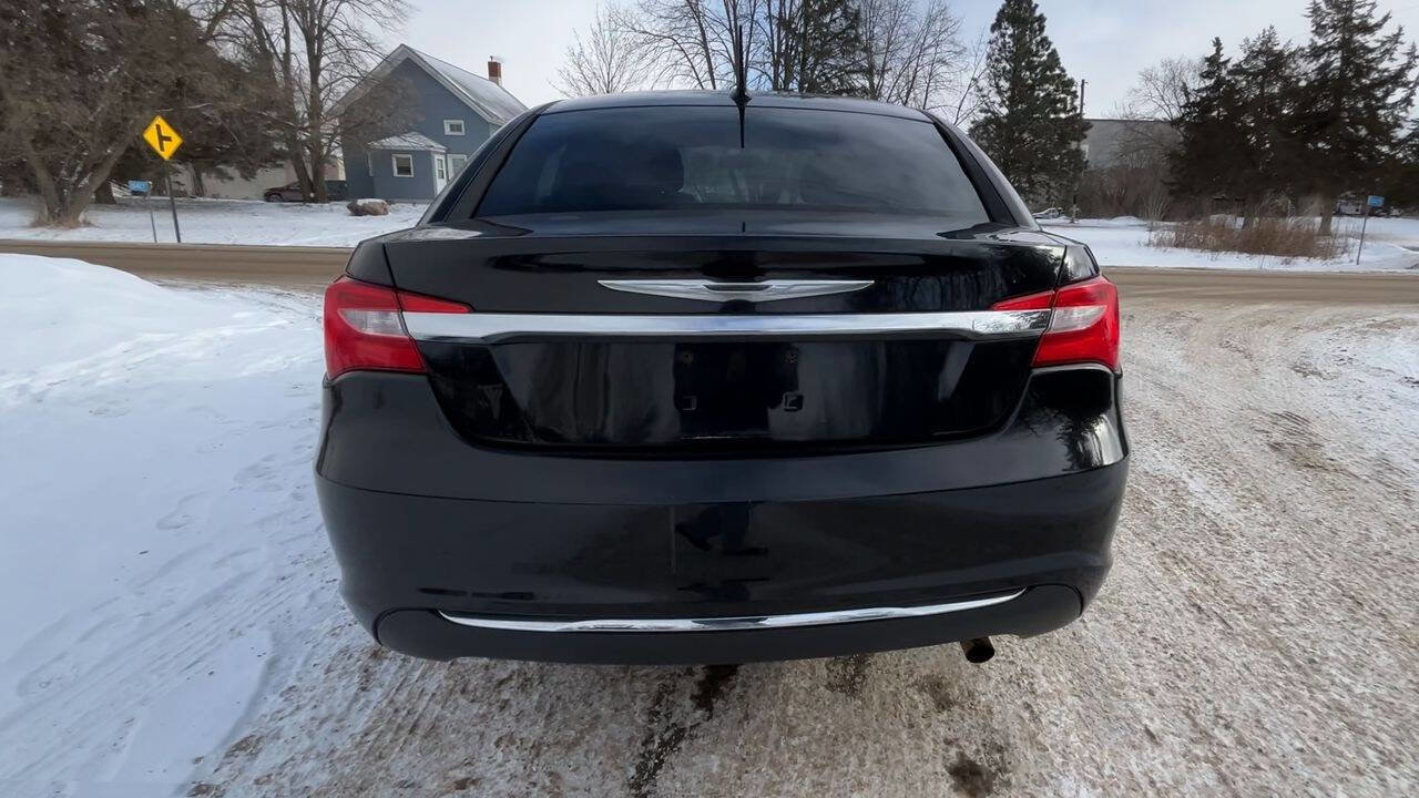 Used 2011 Chrysler 200 LX image 4