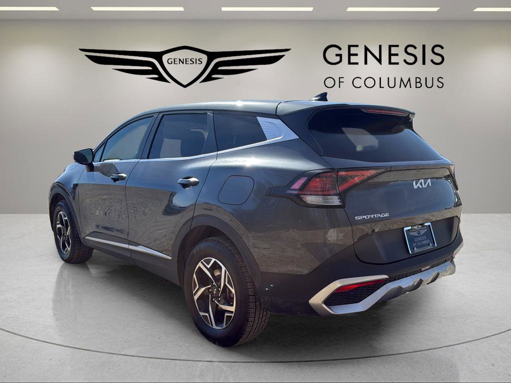 Used 2023 Kia Sportage LX image 3