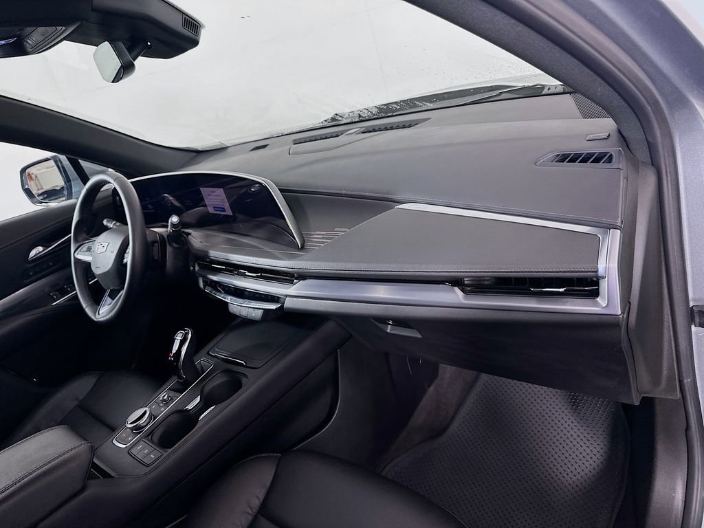 Used 2024 Cadillac XT4 Premium Luxury image 28