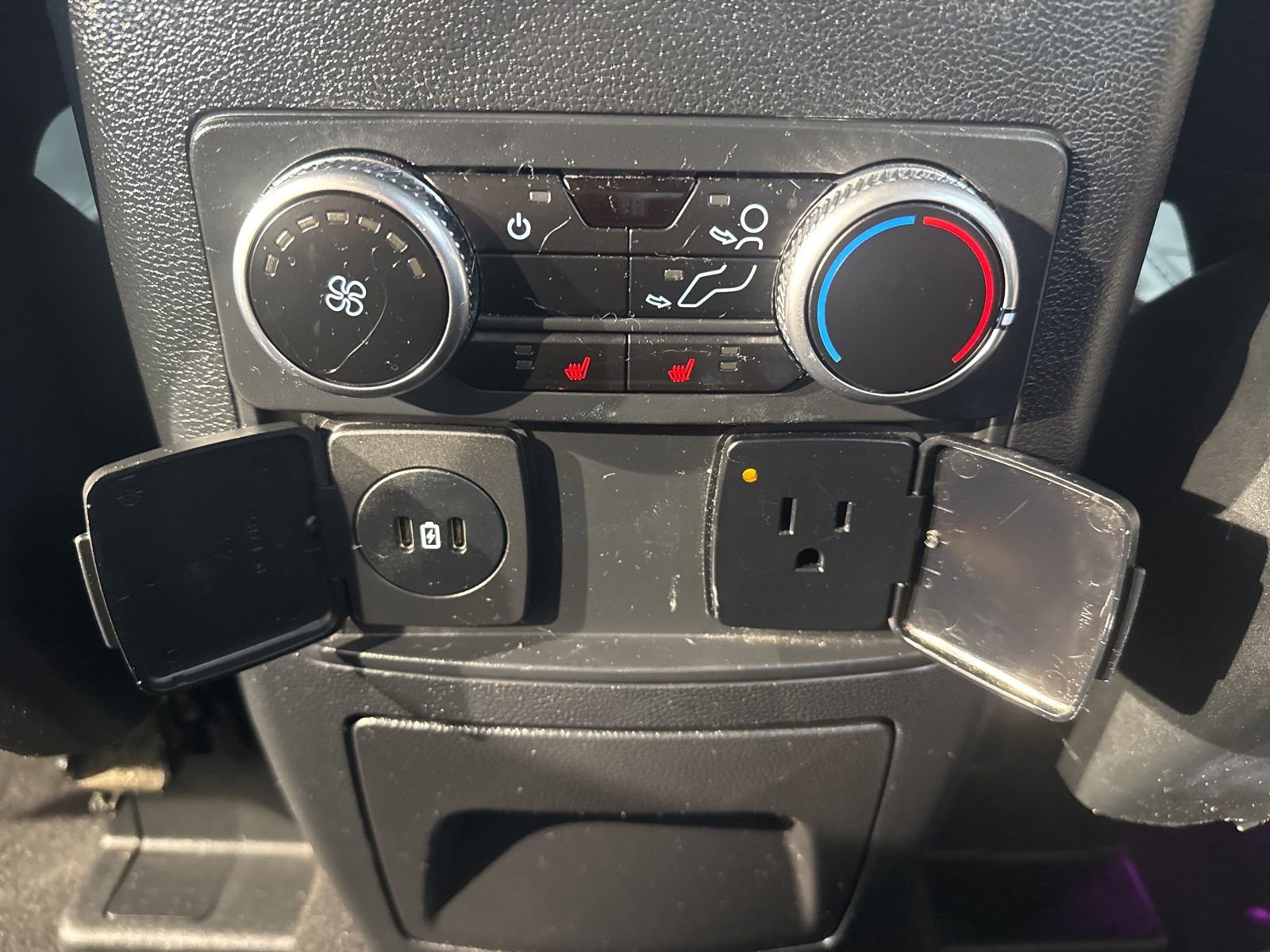 Used 2023 Ford Explorer Limited w/ Equipment Group 301A image 20