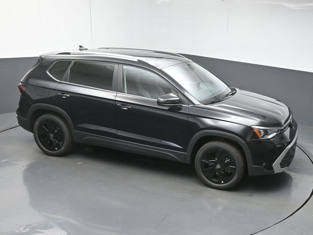 New 2025 Volkswagen Taos SE image 42
