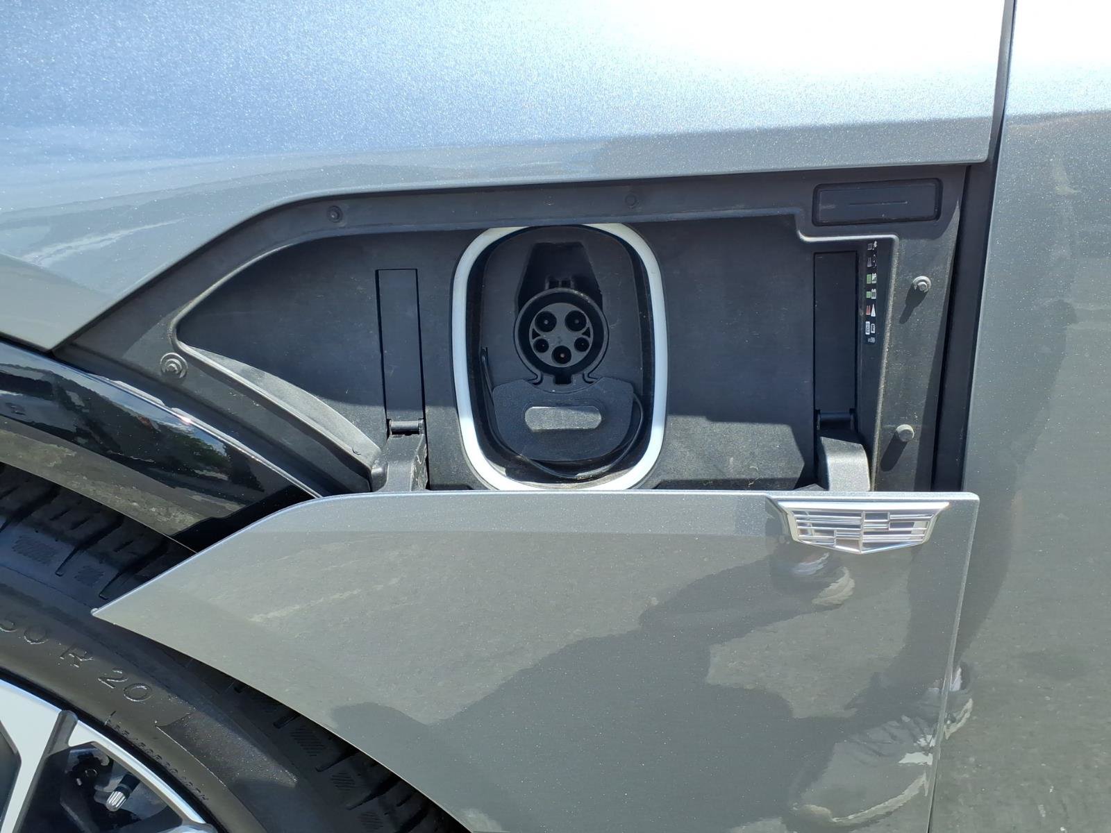 Certified 2024 Cadillac Lyriq Sport w/ LPO, Floor Liner Package AWD/4WD image 10