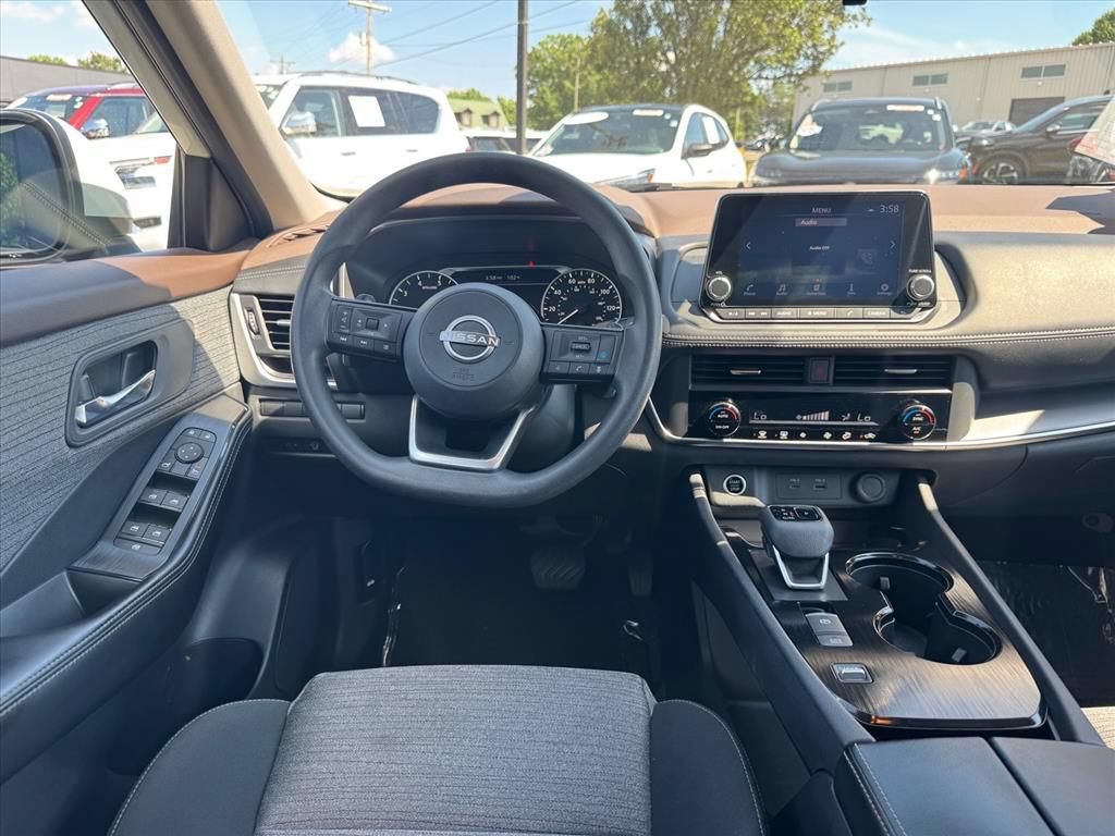 Certified 2023 Nissan Rogue SV FWD image 13
