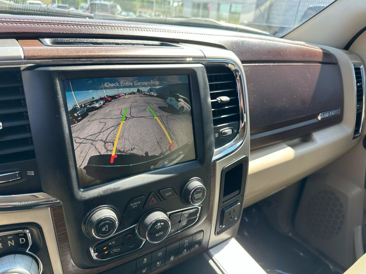 Used 2017 RAM 1500 Laramie RWD image 38
