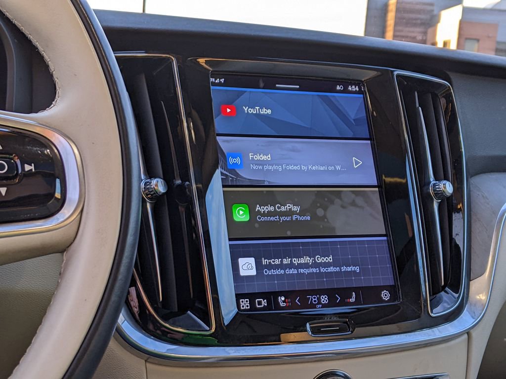 Certified 2023 Volvo V60 B5 Cross Country Plus w/ Climate Package image 17