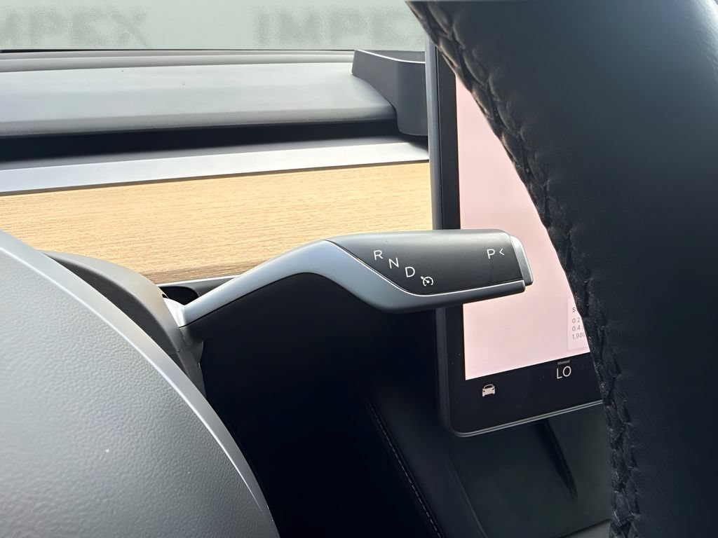 Used 2024 Tesla Model Y Long Range AWD/4WD image 18