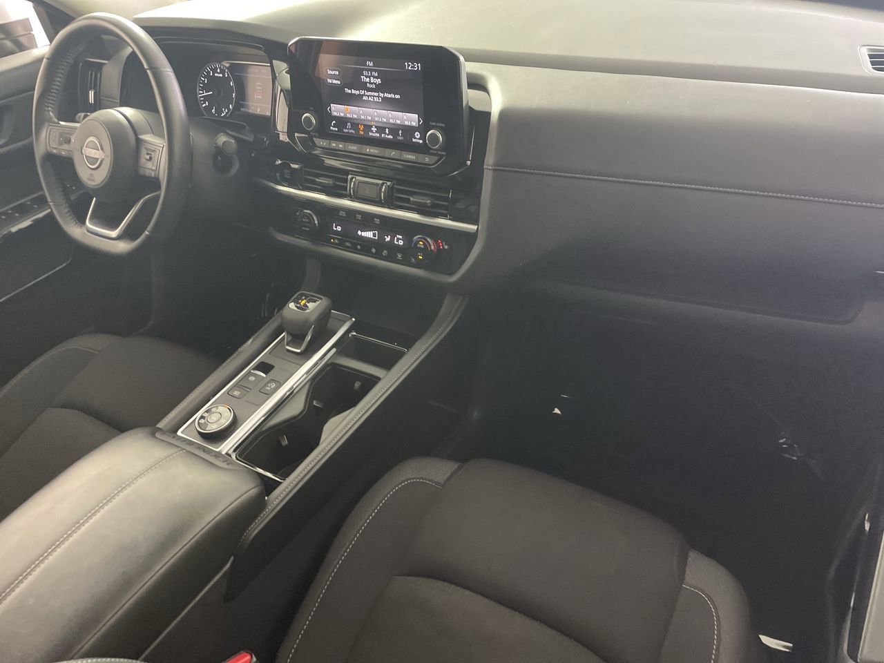 Used 2025 Nissan Pathfinder SV image 26