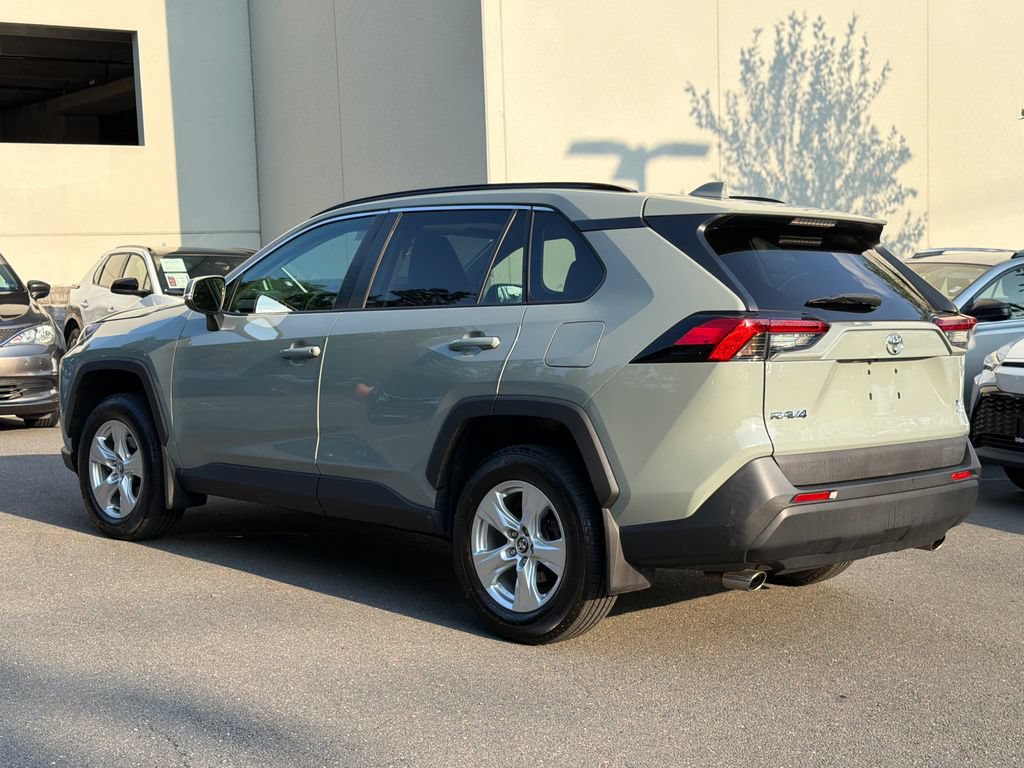 Used 2021 Toyota RAV4 XLE w/ Convenience Package AWD/4WD image 3