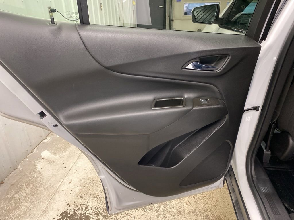 Used 2023 Chevrolet Equinox LT image 23