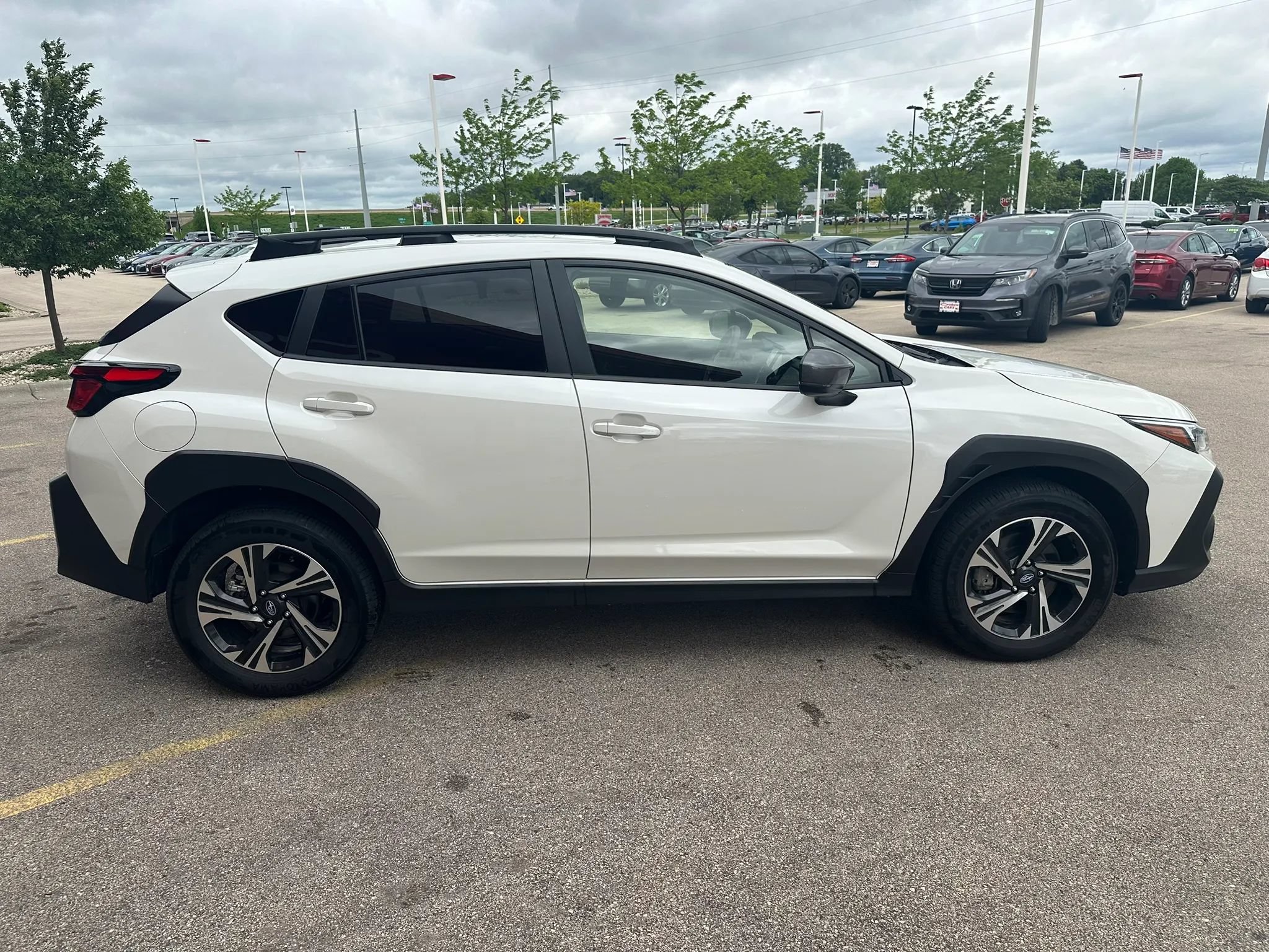 Used 2025 Subaru Crosstrek 2.5i Premium AWD/4WD image 4