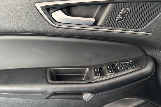 Used 2024 Ford Edge SEL image 11