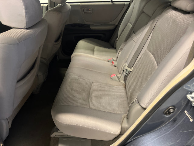 Used 2005 Toyota Highlander 2WD w/ Towing Prep Pkg image 10