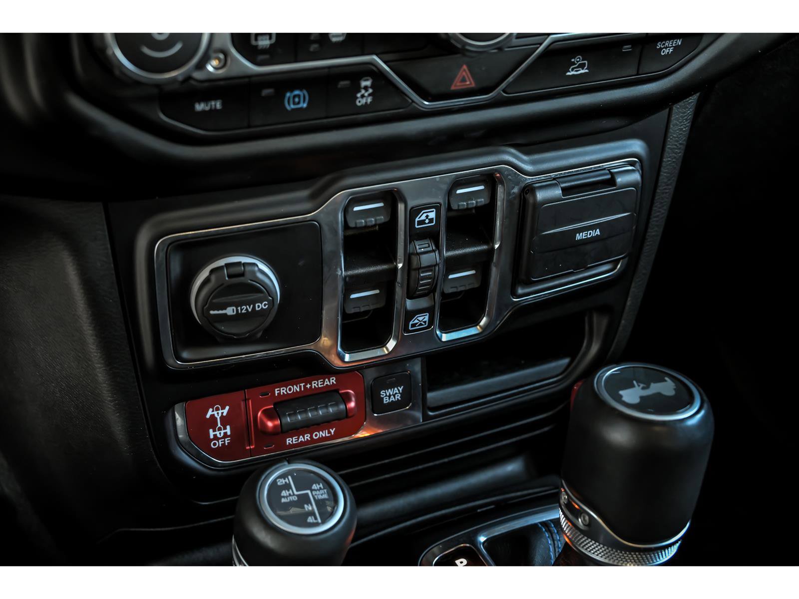 Used 2022 Jeep Wrangler Unlimited Rubicon 4xe w/ Cold Weather Group AWD/4WD image 22