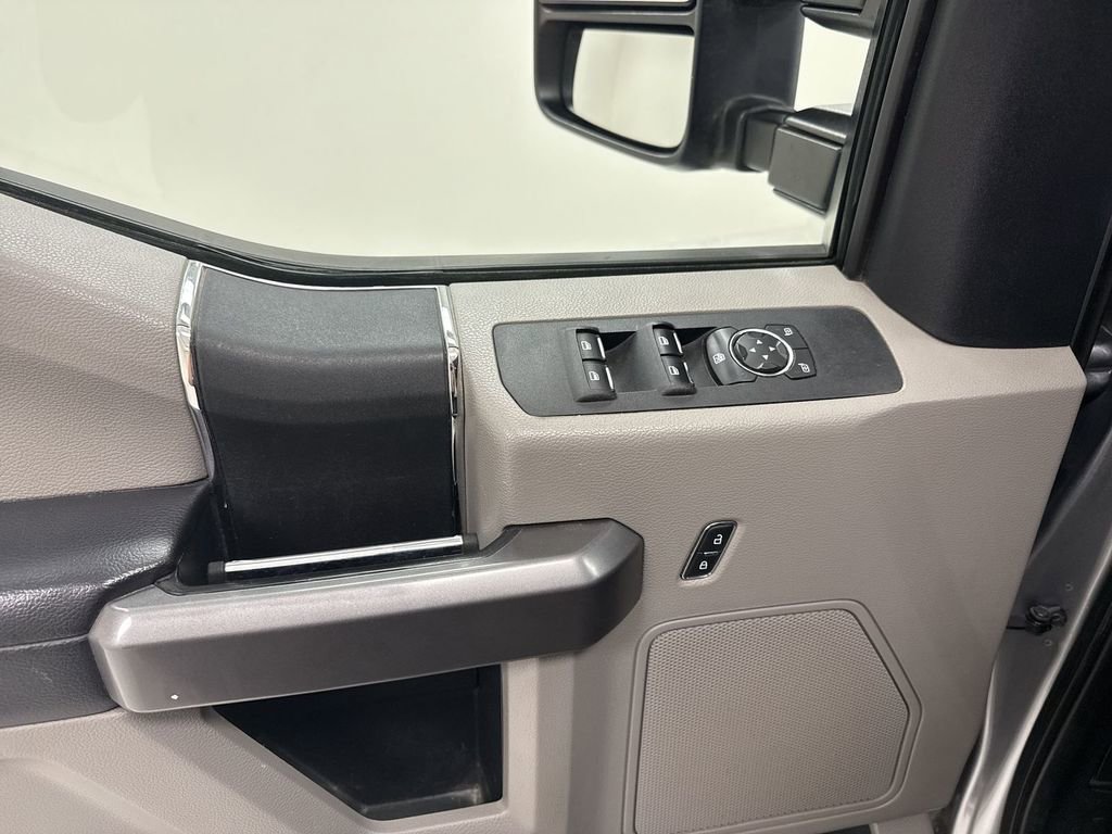 Used 2020 Ford F250 XLT image 24