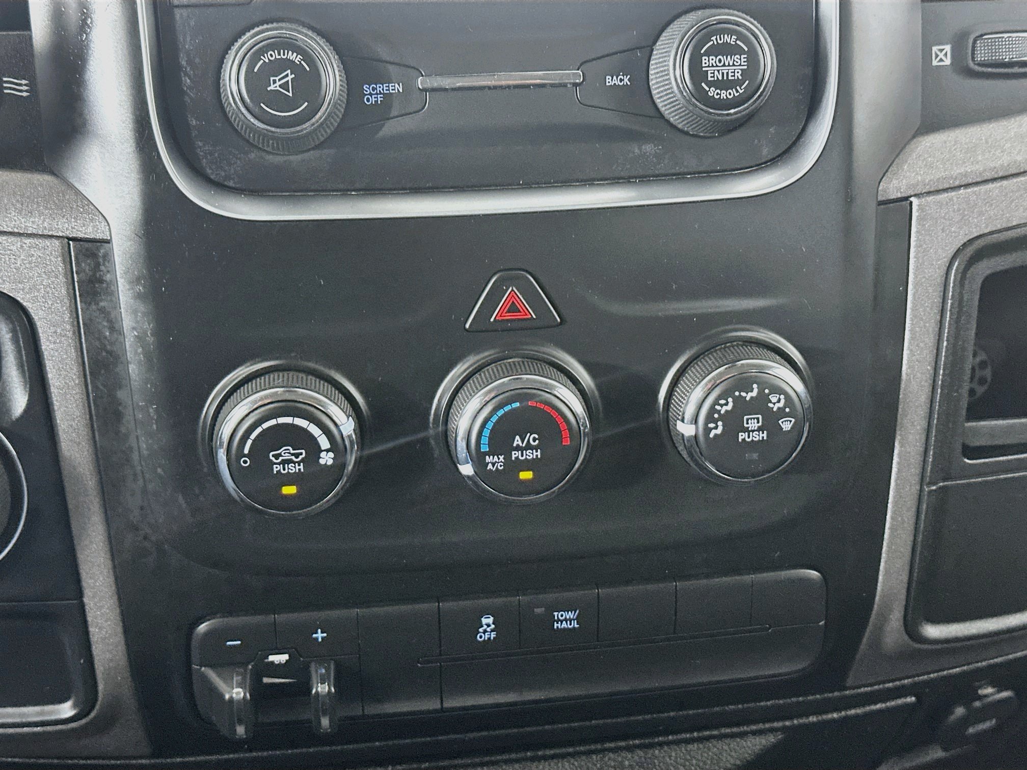 Used 2019 RAM 1500 Tradesman w/ Chrome Appearance Group RWD image 22