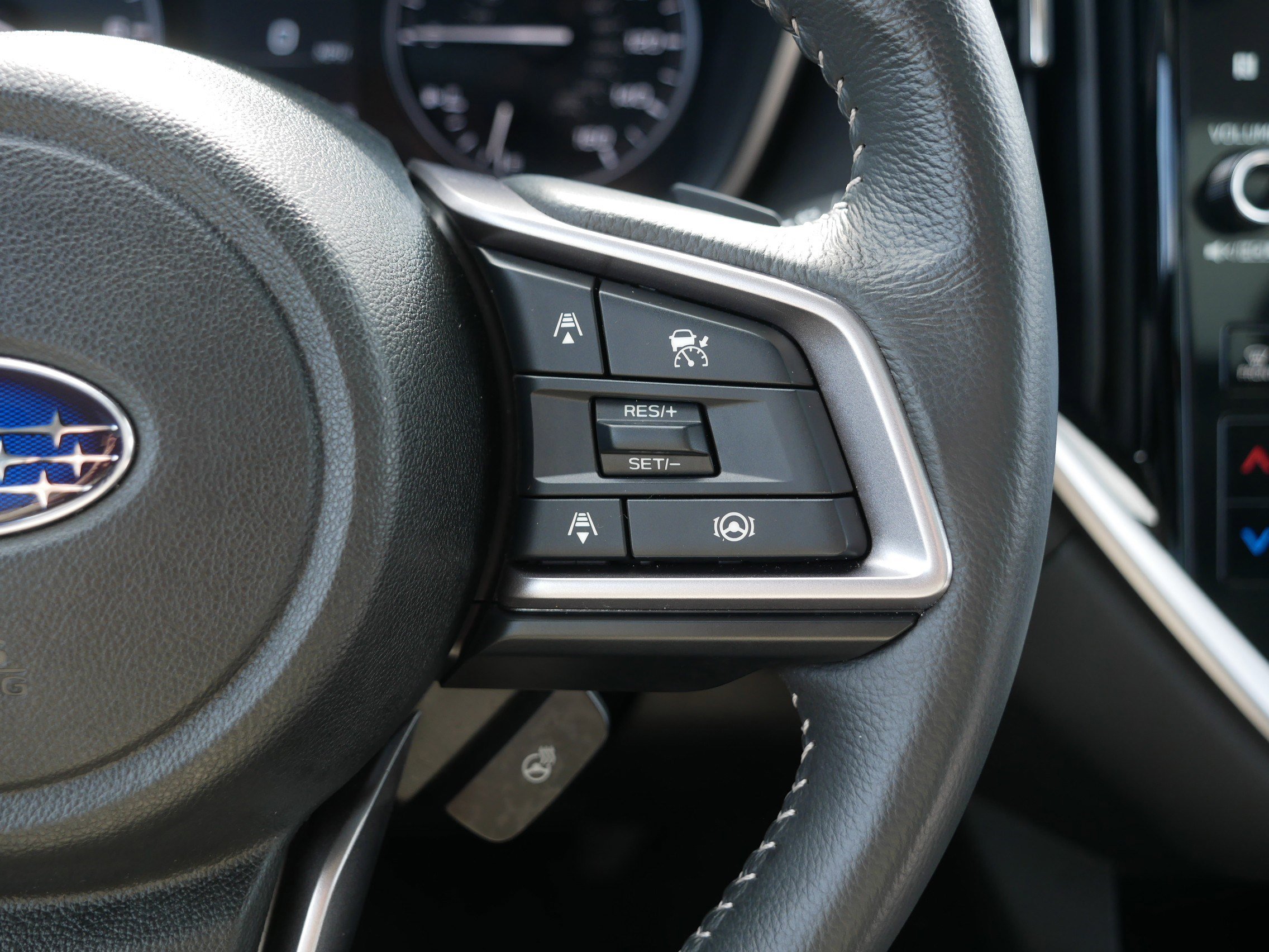 Certified 2025 Subaru Ascent Limited image 30