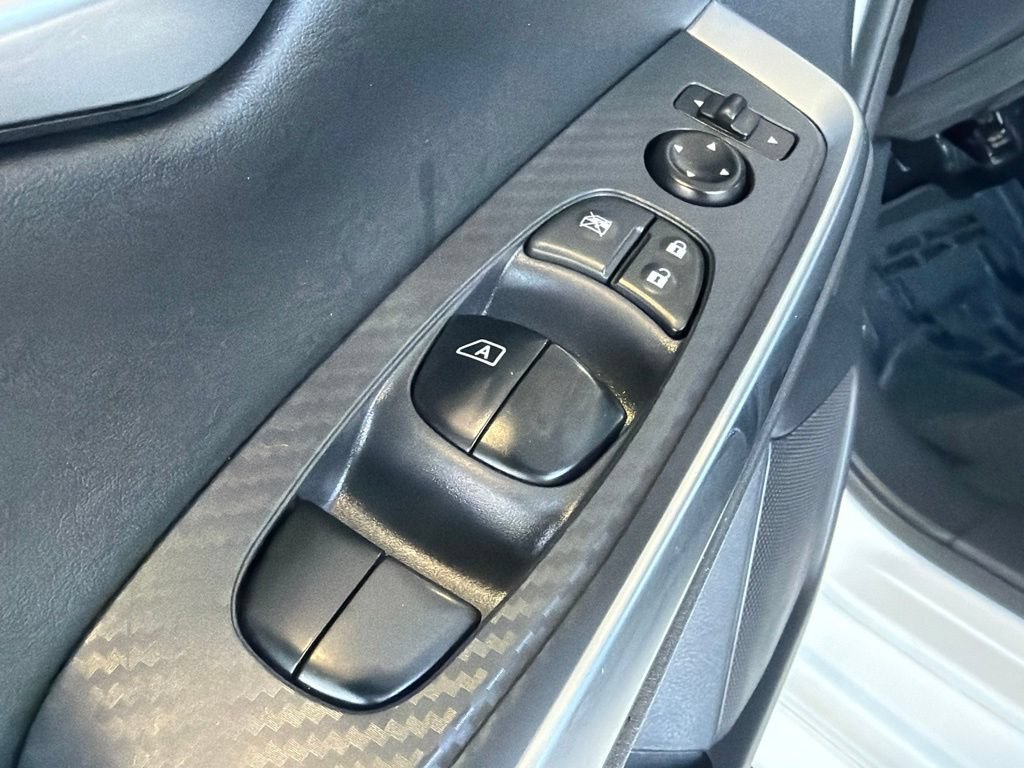 Used 2025 Nissan Sentra SR FWD image 19