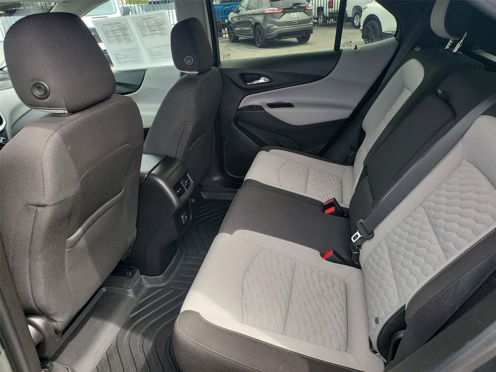 Used 2019 Chevrolet Equinox LS AWD/4WD image 16