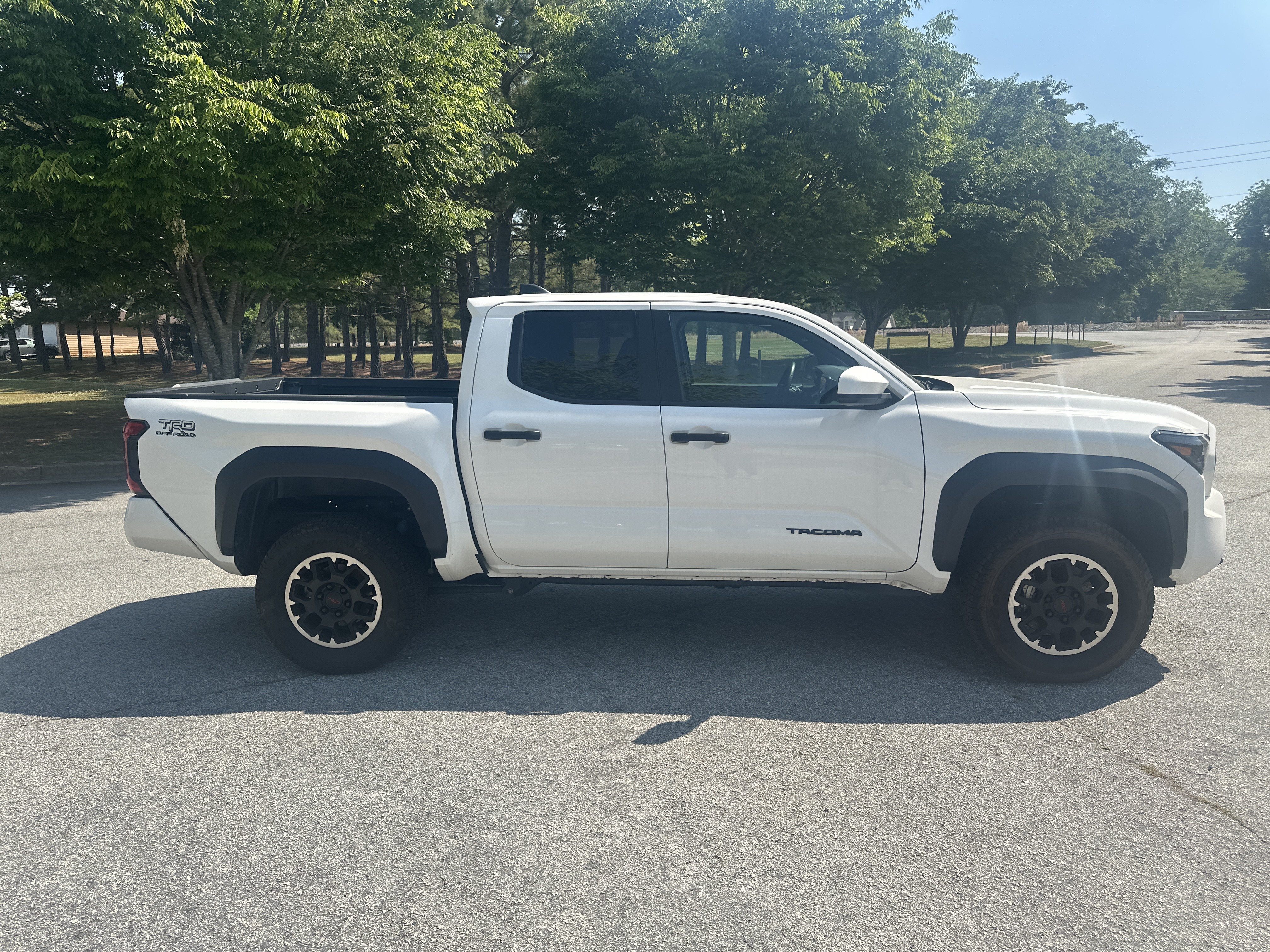 Used 2024 Toyota Tacoma TRD Off-Road AWD/4WD image 4