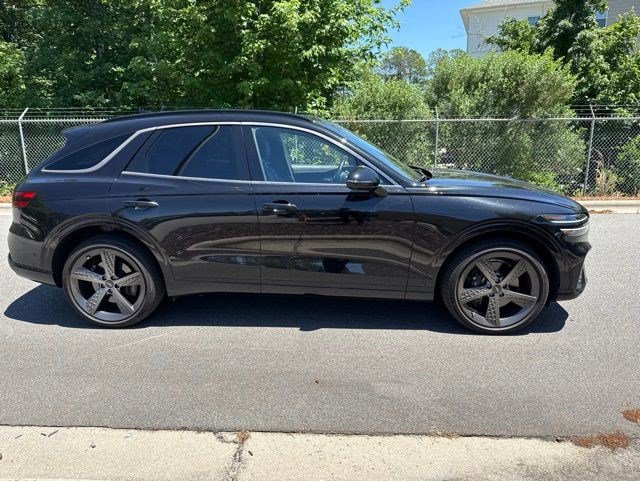 Used 2024 Genesis GV70 3.5T Sport w/ Sport Prestige Package AWD/4WD image 11
